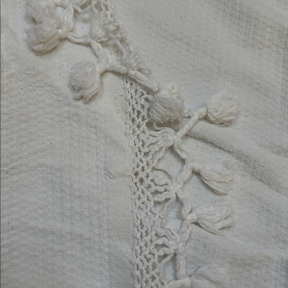 Geometric Patterned Blanket - Picture 3 of 6